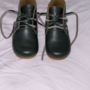 Adelisa & co. Green boots size 24 -8